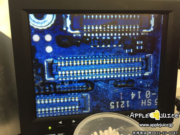 新しいタッチコネクタをつけたiPhone6の基板