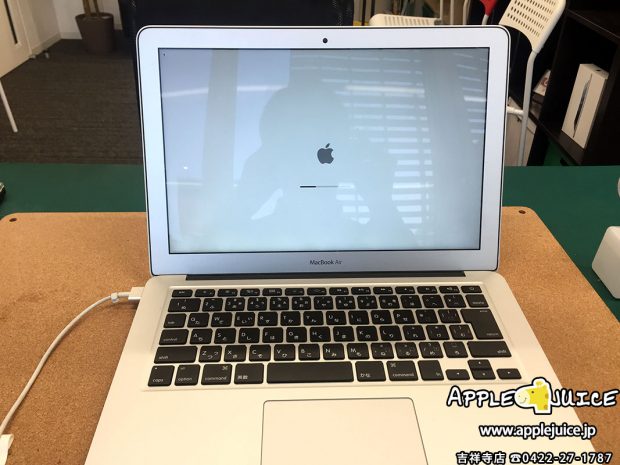 基板修理をして正常に起動しているMacBook Air 13inch